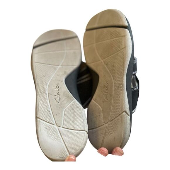 Clark’s Collection Black Strappy Thong Bohemian Sandals Size 8.5 EUC Beach Pool - Picture 4 of 4